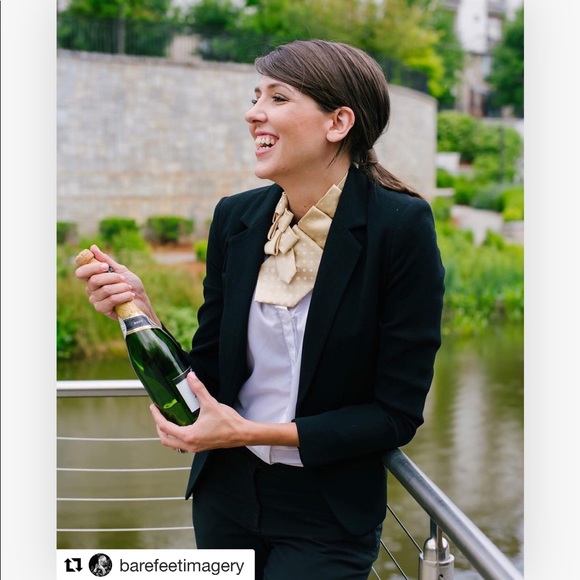 Meet your Posher, Jennifer - Picture 4 of 5